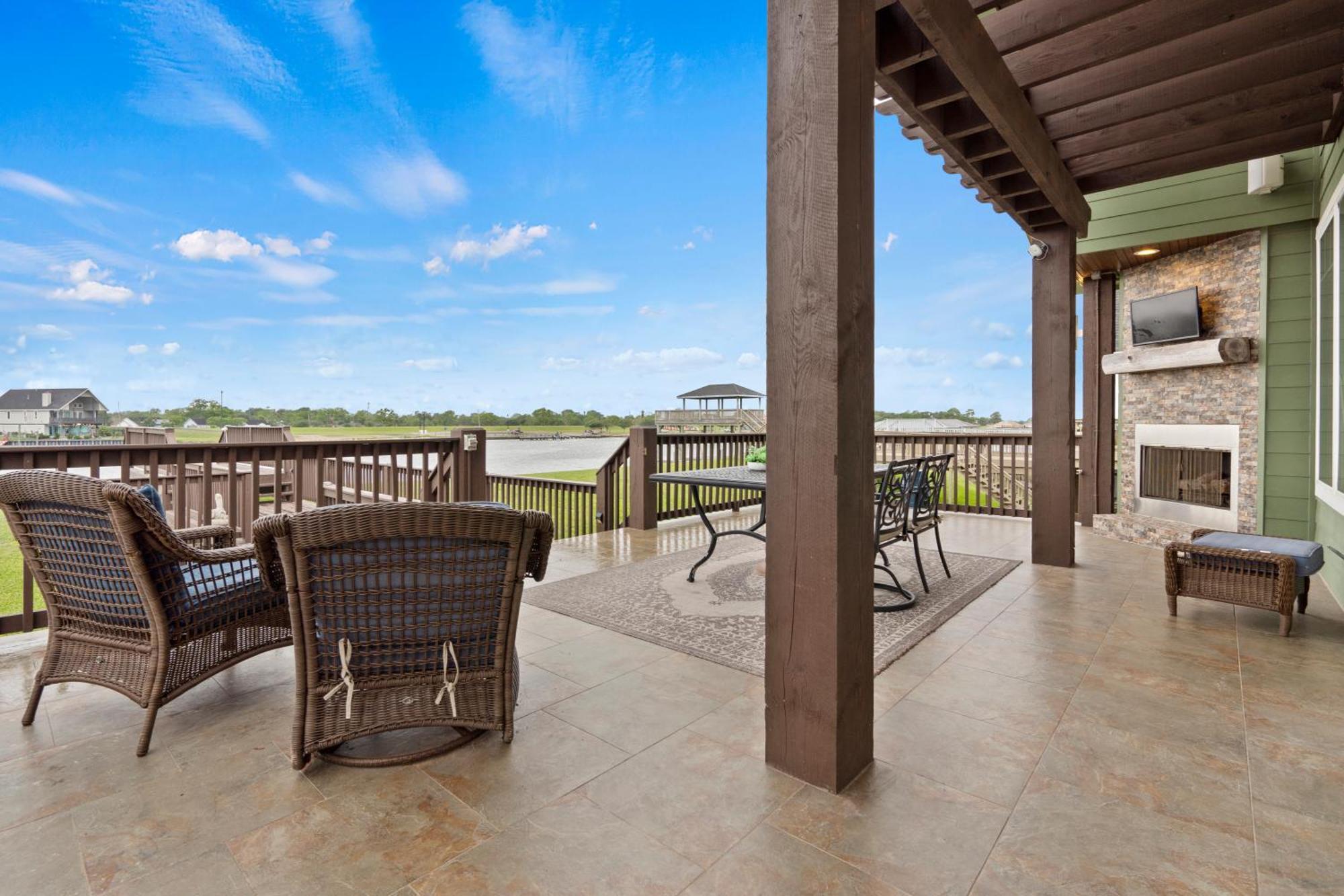 Luxury Waterfront Home Family And Pet Friendly Near Surfside Beach 11 Mins Freeport Exterior foto
