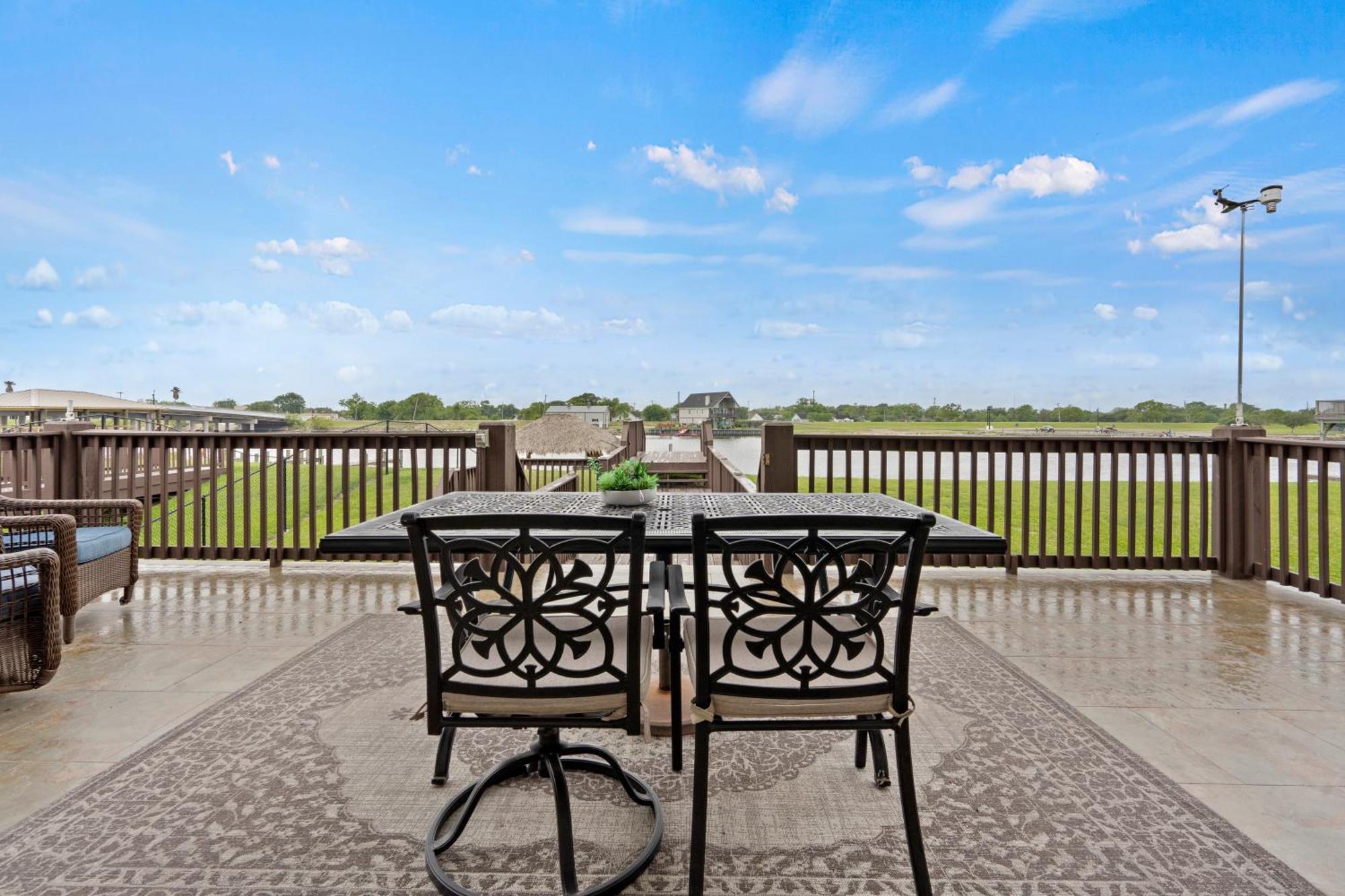 Luxury Waterfront Home Family And Pet Friendly Near Surfside Beach 11 Mins Freeport Exterior foto